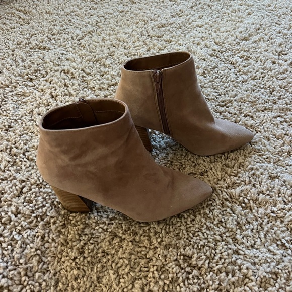 Steve Madden Suede booties size 8.5 - Picture 1 of 4